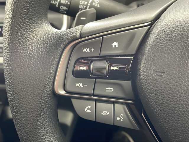 ホンダ ＷＲ－Ｖ X 兵庫県 2025(令7)年 0.1万km プラチナホワイトパール ・純正9インチナビ/・バックカメラ/・ビルトインETC/・Apple Car play/・Android Auto/・USB・ipod・BT/・フルセグTV/・デジタルインナーミラー（ドラレコ付き）/・パドルシフト/・衝突軽減ブレーキ（CMBS）/・先行車発進お知らせ機能/・歩行者事故低減ステアリング/・路外逸脱抑制機能/・標識認識機能/・アダプティブクルーズコントロール（ACC）/・車線維持支援システム（LKAS）/・誤発進抑制機能/・後方誤発進抑制機能/・近距離衝突軽減ブレーキ/・急アクセル抑制機能/・パーキングセンサーシステム/・オートハイビーム/・Honda SENSING/・レーダークルーズコントロール/・スマートキー/・電動格納ミラー/・社外アルミホイール/・LEDライト/・オートマチックハイビーム/・オートライト/・カーテンエアバック/・純正フロアマット