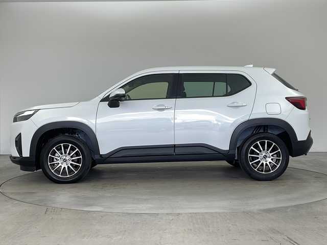 ホンダ ＷＲ－Ｖ X 兵庫県 2025(令7)年 0.1万km プラチナホワイトパール ・純正9インチナビ/・バックカメラ/・ビルトインETC/・Apple Car play/・Android Auto/・USB・ipod・BT/・フルセグTV/・デジタルインナーミラー（ドラレコ付き）/・パドルシフト/・衝突軽減ブレーキ（CMBS）/・先行車発進お知らせ機能/・歩行者事故低減ステアリング/・路外逸脱抑制機能/・標識認識機能/・アダプティブクルーズコントロール（ACC）/・車線維持支援システム（LKAS）/・誤発進抑制機能/・後方誤発進抑制機能/・近距離衝突軽減ブレーキ/・急アクセル抑制機能/・パーキングセンサーシステム/・オートハイビーム/・Honda SENSING/・レーダークルーズコントロール/・スマートキー/・電動格納ミラー/・社外アルミホイール/・LEDライト/・オートマチックハイビーム/・オートライト/・カーテンエアバック/・純正フロアマット