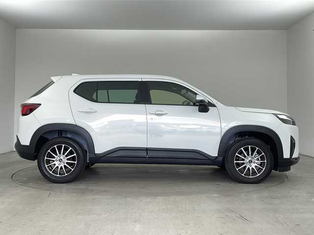 ホンダ ＷＲ－Ｖ X 兵庫県 2025(令7)年 0.1万km プラチナホワイトパール ・純正9インチナビ/・バックカメラ/・ビルトインETC/・Apple Car play/・Android Auto/・USB・ipod・BT/・フルセグTV/・デジタルインナーミラー（ドラレコ付き）/・パドルシフト/・衝突軽減ブレーキ（CMBS）/・先行車発進お知らせ機能/・歩行者事故低減ステアリング/・路外逸脱抑制機能/・標識認識機能/・アダプティブクルーズコントロール（ACC）/・車線維持支援システム（LKAS）/・誤発進抑制機能/・後方誤発進抑制機能/・近距離衝突軽減ブレーキ/・急アクセル抑制機能/・パーキングセンサーシステム/・オートハイビーム/・Honda SENSING/・レーダークルーズコントロール/・スマートキー/・電動格納ミラー/・社外アルミホイール/・LEDライト/・オートマチックハイビーム/・オートライト/・カーテンエアバック/・純正フロアマット