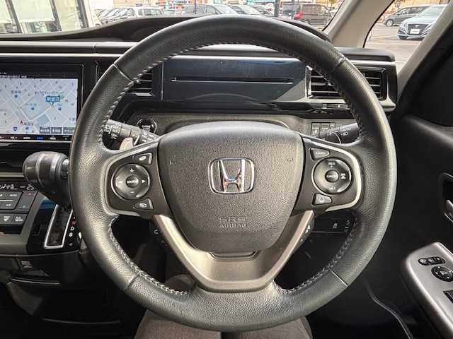 ホンダ ステップワゴン スパーダ ホンダセンシング 宮城県 2019(令1)年 6.5万km プレミアムスパークルブラックパール 登録時走行距離64297km/純正SDナビ/TV・AM・FM・CD・Bluetooth・USB/バックカメラ/わくわくゲート/ホンダセンシング/両側パワースライドドア/ビルトインETC/衝突軽減システム/デュアルエアコン/追従有クルコン/ドライブレコーダー/電動格納ミラー/純正フロアマット/オートライト/ドアバイザー/補助ミラー