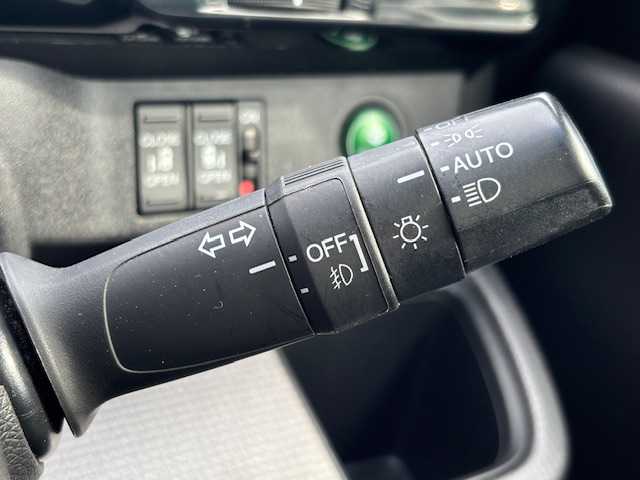 ホンダ ステップワゴン スパーダ ホンダセンシング 宮城県 2019(令1)年 6.5万km プレミアムスパークルブラックパール 登録時走行距離64297km/純正SDナビ/TV・AM・FM・CD・Bluetooth・USB/バックカメラ/わくわくゲート/ホンダセンシング/両側パワースライドドア/ビルトインETC/衝突軽減システム/デュアルエアコン/追従有クルコン/ドライブレコーダー/電動格納ミラー/純正フロアマット/オートライト/ドアバイザー/補助ミラー