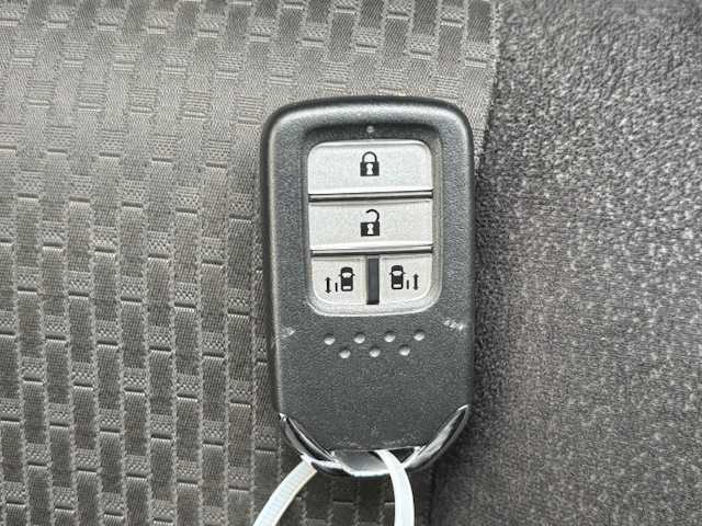 ホンダ ステップワゴン スパーダ ホンダセンシング 宮城県 2019(令1)年 6.5万km プレミアムスパークルブラックパール 登録時走行距離64297km/純正SDナビ/TV・AM・FM・CD・Bluetooth・USB/バックカメラ/わくわくゲート/ホンダセンシング/両側パワースライドドア/ビルトインETC/衝突軽減システム/デュアルエアコン/追従有クルコン/ドライブレコーダー/電動格納ミラー/純正フロアマット/オートライト/ドアバイザー/補助ミラー