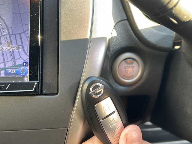 日産 ノート X 兵庫県 2014(平26)年 9.6万km シャイニングブルー ワンオーナー/ETC/スマートキー×2/プッシュスタート/ドラレコ前/社外メモリナビ/（フルセグTV/AM/FM/DVD/HDMMI/Bluetooth）/アイドリングストップ/純正ドアバイザー/純正フロアマット