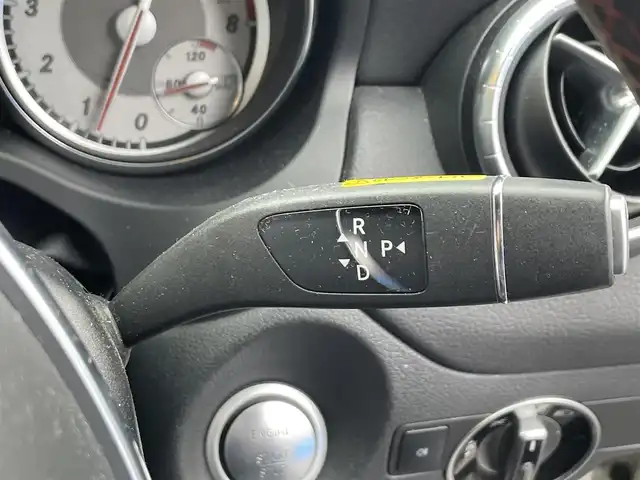 メルセデス・ベンツ ＣＬＡ２５０ 4MATIC 滋賀県 2016(平28)年 8.9万km カルサイトホワイト 純正HDDナビ/・Bluetooth/・CD、DVD/・ミュージック録音再生/AMGライン/・AMGスタイリングパッケージ（エアロ）/・シルバーダイヤモンドフロントグリル/・前席パワーシート/・18インチAMGアルミホイール/・フロントブレーキキャリパー＆ディスク/・前席ランバーサポート/・AMGスポーツステアリング/バックカメラ/ETC/ハーフレザーシート/前席シートヒーター/キセノンヘッドライト/前後コーナーセンサー/クルーズコントロール/ブラインドスポットアシスト/レーンキープアシスト/衝突防止アシストプラス/ESP/アテンションアシスト