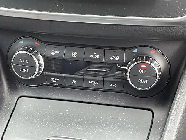 メルセデス・ベンツ ＣＬＡ２５０ 4MATIC 滋賀県 2016(平28)年 8.9万km カルサイトホワイト 純正HDDナビ/・Bluetooth/・CD、DVD/・ミュージック録音再生/AMGライン/・AMGスタイリングパッケージ（エアロ）/・シルバーダイヤモンドフロントグリル/・前席パワーシート/・18インチAMGアルミホイール/・フロントブレーキキャリパー＆ディスク/・前席ランバーサポート/・AMGスポーツステアリング/バックカメラ/ETC/ハーフレザーシート/前席シートヒーター/キセノンヘッドライト/前後コーナーセンサー/クルーズコントロール/ブラインドスポットアシスト/レーンキープアシスト/衝突防止アシストプラス/ESP/アテンションアシスト