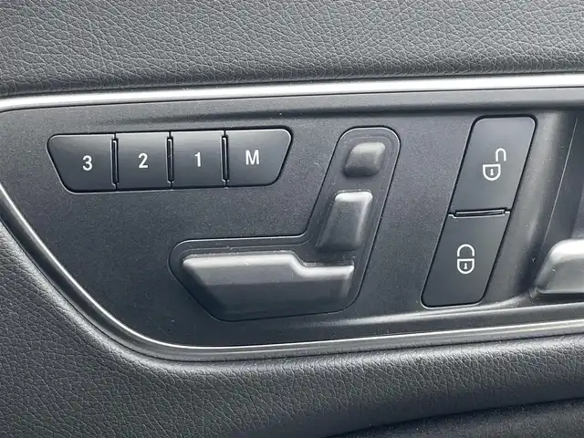 メルセデス・ベンツ ＣＬＡ２５０ 4MATIC 滋賀県 2016(平28)年 8.9万km カルサイトホワイト 純正HDDナビ/・Bluetooth/・CD、DVD/・ミュージック録音再生/AMGライン/・AMGスタイリングパッケージ（エアロ）/・シルバーダイヤモンドフロントグリル/・前席パワーシート/・18インチAMGアルミホイール/・フロントブレーキキャリパー＆ディスク/・前席ランバーサポート/・AMGスポーツステアリング/バックカメラ/ETC/ハーフレザーシート/前席シートヒーター/キセノンヘッドライト/前後コーナーセンサー/クルーズコントロール/ブラインドスポットアシスト/レーンキープアシスト/衝突防止アシストプラス/ESP/アテンションアシスト