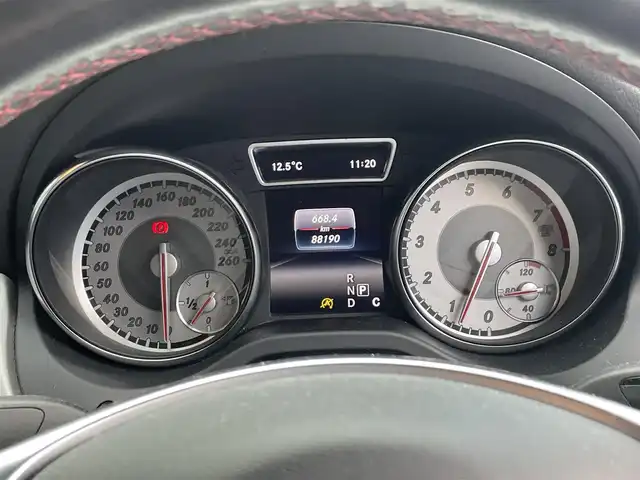 メルセデス・ベンツ ＣＬＡ２５０ 4MATIC 滋賀県 2016(平28)年 8.9万km カルサイトホワイト 純正HDDナビ/・Bluetooth/・CD、DVD/・ミュージック録音再生/AMGライン/・AMGスタイリングパッケージ（エアロ）/・シルバーダイヤモンドフロントグリル/・前席パワーシート/・18インチAMGアルミホイール/・フロントブレーキキャリパー＆ディスク/・前席ランバーサポート/・AMGスポーツステアリング/バックカメラ/ETC/ハーフレザーシート/前席シートヒーター/キセノンヘッドライト/前後コーナーセンサー/クルーズコントロール/ブラインドスポットアシスト/レーンキープアシスト/衝突防止アシストプラス/ESP/アテンションアシスト