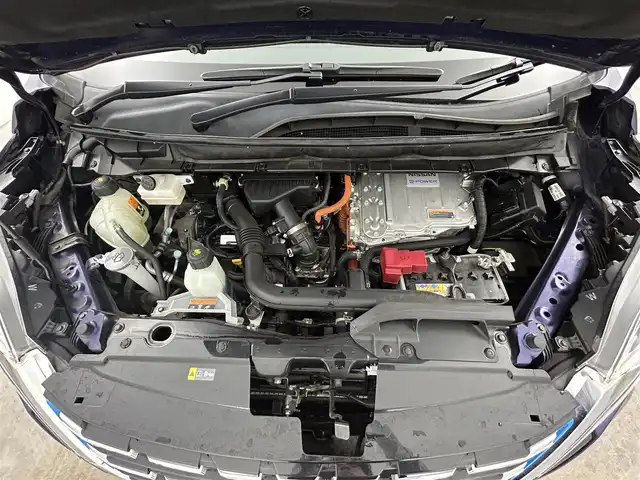 日産 セレナ e－パワー ハイウェイスター V 岡山県 2021(令3)年 2.4万km アズライトブルー 純正10インチナビ/（CD/DVD/TV/BT)/アラウンドビューカメラ/社外後席モニター/両側パワースライドドア/プロパイロット/LEDヘッドライト/オートライト/ETC/USB/デジタルインナーミラー/純正フロアマット/純正ドアバイザー/純正16インチアルミ/スペアキー