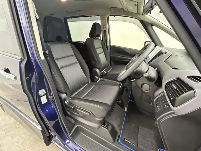 日産 セレナ e－パワー ハイウェイスター V 岡山県 2021(令3)年 2.4万km アズライトブルー 純正10インチナビ/（CD/DVD/TV/BT)/アラウンドビューカメラ/社外後席モニター/両側パワースライドドア/プロパイロット/LEDヘッドライト/オートライト/ETC/USB/デジタルインナーミラー/純正フロアマット/純正ドアバイザー/純正16インチアルミ/スペアキー