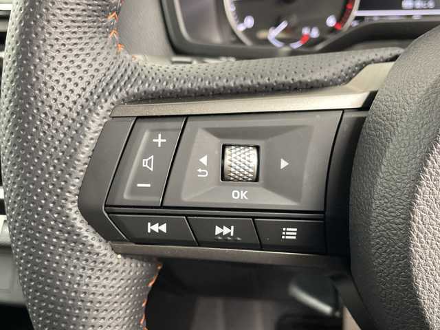 三菱 トライトン GSR 群馬県 2025(令7)年 0.4万km オレンジ 純正ベッドライナー　純正9型ナビ　全周囲カメラ　BSM　ETC　ドラレコ　レザーシート　シートヒーター　衝突被害軽減ブレーキ　レーンアシスト　オートマチックハイビーム　LEDヘッドライト　禁煙