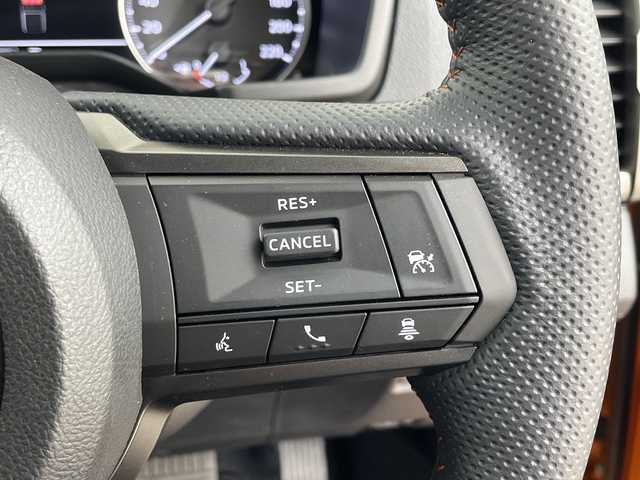 三菱 トライトン GSR 群馬県 2025(令7)年 0.4万km オレンジ 純正ベッドライナー　純正9型ナビ　全周囲カメラ　BSM　ETC　ドラレコ　レザーシート　シートヒーター　衝突被害軽減ブレーキ　レーンアシスト　オートマチックハイビーム　LEDヘッドライト　禁煙