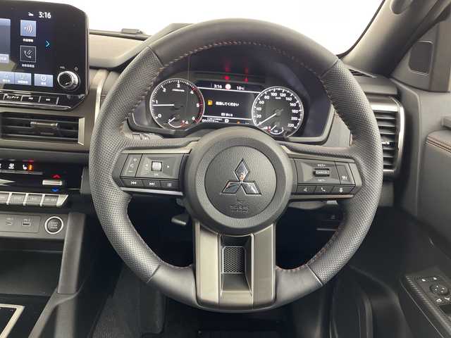 三菱 トライトン GSR 群馬県 2025(令7)年 0.4万km オレンジ 純正ベッドライナー　純正9型ナビ　全周囲カメラ　BSM　ETC　ドラレコ　レザーシート　シートヒーター　衝突被害軽減ブレーキ　レーンアシスト　オートマチックハイビーム　LEDヘッドライト　禁煙