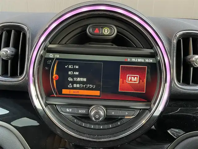 ＭＩＮＩ ミニ クロスオーバー クーパー D 香川県 2018(平30)年 5.1万km メルティングシルバーM 純正ナビ/Bluetooth/バックカメラ/ACC/衝突軽減/シートカバー/アンビエントライト/フォグランプ/オートライト/ETC/コーナーセンサー