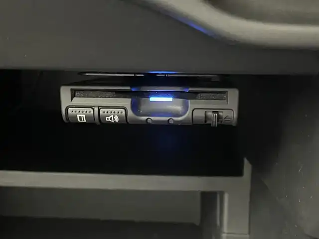 日産 ノート e－パワー メダリスト Bアロー 埼玉県 2018(平30)年 5.5万km プレミアムコロナオレンジ/スーパーブラック 2トーン 純正ナビ　アラウンドビューモニター　ＥＴＣ　ドライブレコーダー　エマージェンシーブレーキ　レーダークルーズコントロール　インテリジェントルームミラー　純正アルミホイール　オートライト　ＬＥＤライト