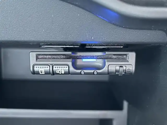 日産 ノート e－パワー ニスモ 栃木県 2018(平30)年 3万km ブリリアントホワイトパール エマージェンシーブレーキ/レーンキープアシスト/オートハイビーム/純正SDナビ/・フルセグTV/・CD/DVD/BT/・USB/SD/AUX/・AM.FM/アラウンドビューモニター/ETC/インテリジェントスマートルームミラー/ニスモフルエアロ/革巻きステアリング/ステアリングスイッチ/コーナーセンサー/スマートキー×２/プッシュスタート/LEDヘッドライト/フォグランプ（R）/オートライト/純正16インチAW/純正フロアマット/純正ドアバイザー/横滑り防止システム/電動格納ウィンカーミラー