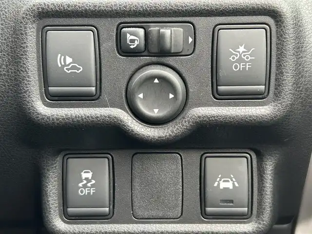 日産 ノート e－パワー ニスモ 栃木県 2018(平30)年 3万km ブリリアントホワイトパール エマージェンシーブレーキ/レーンキープアシスト/オートハイビーム/純正SDナビ/・フルセグTV/・CD/DVD/BT/・USB/SD/AUX/・AM.FM/アラウンドビューモニター/ETC/インテリジェントスマートルームミラー/ニスモフルエアロ/革巻きステアリング/ステアリングスイッチ/コーナーセンサー/スマートキー×２/プッシュスタート/LEDヘッドライト/フォグランプ（R）/オートライト/純正16インチAW/純正フロアマット/純正ドアバイザー/横滑り防止システム/電動格納ウィンカーミラー