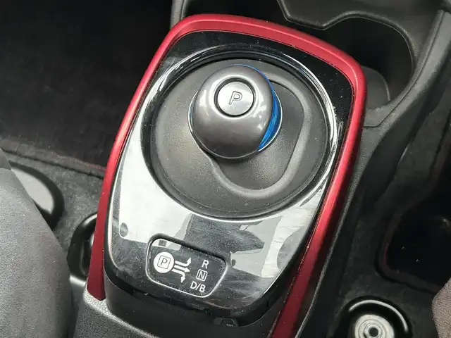 日産 ノート e－パワー ニスモ 栃木県 2018(平30)年 3万km ブリリアントホワイトパール エマージェンシーブレーキ/レーンキープアシスト/オートハイビーム/純正SDナビ/・フルセグTV/・CD/DVD/BT/・USB/SD/AUX/・AM.FM/アラウンドビューモニター/ETC/インテリジェントスマートルームミラー/ニスモフルエアロ/革巻きステアリング/ステアリングスイッチ/コーナーセンサー/スマートキー×２/プッシュスタート/LEDヘッドライト/フォグランプ（R）/オートライト/純正16インチAW/純正フロアマット/純正ドアバイザー/横滑り防止システム/電動格納ウィンカーミラー