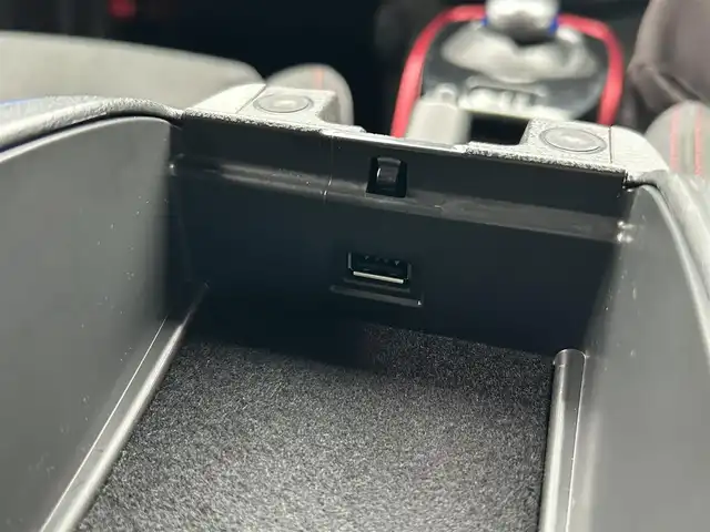 日産 ノート e－パワー ニスモ 栃木県 2018(平30)年 3万km ブリリアントホワイトパール エマージェンシーブレーキ/レーンキープアシスト/オートハイビーム/純正SDナビ/・フルセグTV/・CD/DVD/BT/・USB/SD/AUX/・AM.FM/アラウンドビューモニター/ETC/インテリジェントスマートルームミラー/ニスモフルエアロ/革巻きステアリング/ステアリングスイッチ/コーナーセンサー/スマートキー×２/プッシュスタート/LEDヘッドライト/フォグランプ（R）/オートライト/純正16インチAW/純正フロアマット/純正ドアバイザー/横滑り防止システム/電動格納ウィンカーミラー