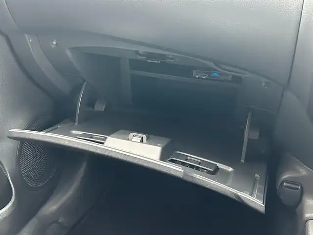 日産 ノート e－パワー ニスモ 栃木県 2018(平30)年 3万km ブリリアントホワイトパール エマージェンシーブレーキ/レーンキープアシスト/オートハイビーム/純正SDナビ/・フルセグTV/・CD/DVD/BT/・USB/SD/AUX/・AM.FM/アラウンドビューモニター/ETC/インテリジェントスマートルームミラー/ニスモフルエアロ/革巻きステアリング/ステアリングスイッチ/コーナーセンサー/スマートキー×２/プッシュスタート/LEDヘッドライト/フォグランプ（R）/オートライト/純正16インチAW/純正フロアマット/純正ドアバイザー/横滑り防止システム/電動格納ウィンカーミラー