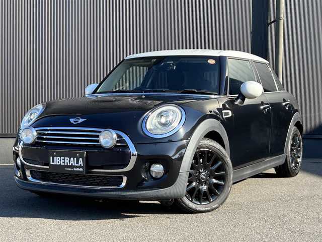 ＭＩＮＩ ミニ クーパー D 香川県 2016(平28)年 5.8万km ミッドナイト・ブラック・メタリック ブラックアルミ/オートライト/革巻きステアリング/F.Rフォグランプ/F.ドラレコ/電格ミラー/アンビエントライト/Bluetooth/USB/AUX