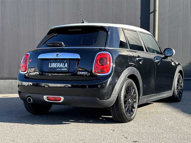 ＭＩＮＩ ミニ クーパー D 香川県 2016(平28)年 5.8万km ミッドナイト・ブラック・メタリック ブラックアルミ/オートライト/革巻きステアリング/F.Rフォグランプ/F.ドラレコ/電格ミラー/アンビエントライト/Bluetooth/USB/AUX