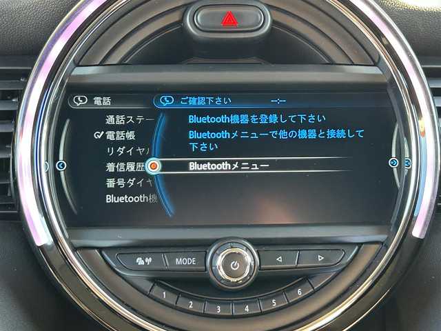 ＭＩＮＩ ミニ クーパー D 香川県 2016(平28)年 5.8万km ミッドナイト・ブラック・メタリック ブラックアルミ/オートライト/革巻きステアリング/F.Rフォグランプ/F.ドラレコ/電格ミラー/アンビエントライト/Bluetooth/USB/AUX