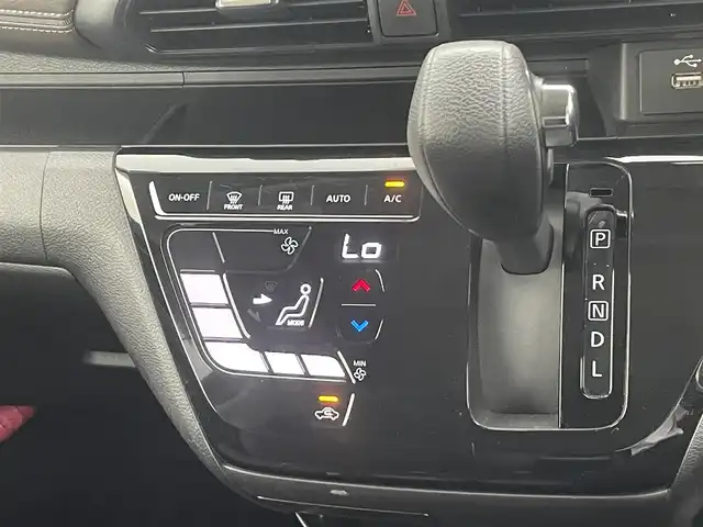 日産 デイズ ハイウェイスターG ターボ 熊本県 2020(令2)年 2.3万km フローズンバニラパール/アッシュブラウンM 純正ナビMM319D-L（BT、CD、DVD、フルセグTV、SD、AUX、USB）/全方位モニター/ETC/前方ドライブレコーダー/ターボ/前後コーナーセンサー/横滑り防止装置/衝突軽減ブレーキ/レーンキープアシスト/アイドリングストップ/先行車発進お知らせ/踏み間違い防止/標識認識機能/エマージェンシーブレーキ/純正フロアマット/純正１５インチAW/オートライト/オートマチックハイビーム/LEDヘッドライト/フォグライト/スマートキー/プッシュスタート/スペアキー1本/取扱説明書