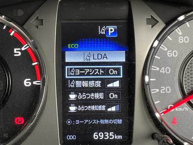 トヨタ ハイラックス Z GRスポーツ 福岡県 2023(令5)年 0.7万km プラチナホワイトパールマイカ ワンオーナー　/ベッドライナー　/トノカバー　/ＲＡＹＳホイール　/純正ＤＡナビ　/全方位カメラ　/コーナーセンサー　/ＡＣＣ　/衝突被害軽減ブレーキ　/レーンキープ　/ＰＫＳＢ　/ＢＳＭ　/パドルシフト　/純正１８インチＡＷ