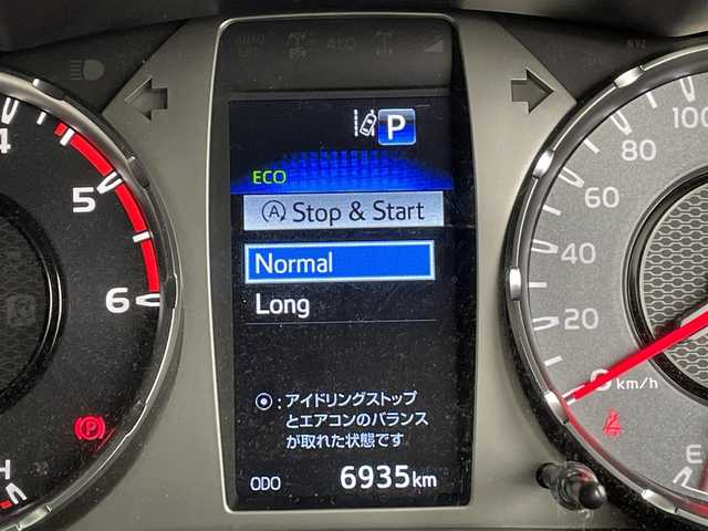 トヨタ ハイラックス Z GRスポーツ 福岡県 2023(令5)年 0.7万km プラチナホワイトパールマイカ ワンオーナー　/ベッドライナー　/トノカバー　/ＲＡＹＳホイール　/純正ＤＡナビ　/全方位カメラ　/コーナーセンサー　/ＡＣＣ　/衝突被害軽減ブレーキ　/レーンキープ　/ＰＫＳＢ　/ＢＳＭ　/パドルシフト　/純正１８インチＡＷ