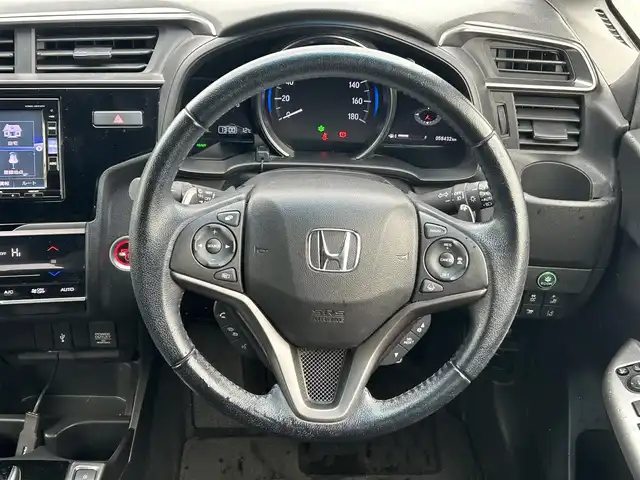 ホンダ フィット ハイブリット S ホンダセンシング 静岡県 2018(平30)年 5.9万km ルージュアメジストM 純正ナビ/・型式：VXM-185VFi/・フルセグTV/Honda SENSING/衝突軽減ブレーキ/レーンキープアシスト/横滑り防止/バックカメラ/追従型クルーズコントロール/オートライト/フォグランプ/ＬＥＤヘッドライト/ＥＴＣ/ドライブレコーダー/保証書/取扱説明書あり/スマートキー