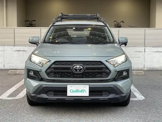 トヨタ ＲＡＶ４ アドベンチャー 大阪府 2023(令5)年 1.6万km アーバンカーキ ワンオーナー/純正10.5インチディスプレイオーディオ/（フルセグTV/Bluetooth）/TRD純正ルーフラック/（MS613-42001）/デジタルインナーミラー/トヨタセーフティーセンス/・プリクラッシュセーフティー/・レーントレーシングアシスト/・レーダークルーズコントロール/・オートマチックハイビーム/・ロードサインアシスト/・先行車発進/・パーキングサポートブレーキ前後/・ブラインドスポットモニター/黒レザーシート/Dパワーシートメモリ付き/前席シートヒーター/エアーシート/ステアリングヒーター/黒レザーシート/D/Nパワーシート/純正19インチアルミホイール/LEDヘッドライト/ETC2/0/先行車発進告知機能/保証書/取扱説明書/記録簿R5/R6/R7/スペアキー