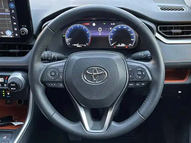 トヨタ ＲＡＶ４ アドベンチャー 大阪府 2023(令5)年 1.6万km アーバンカーキ ワンオーナー/純正10.5インチディスプレイオーディオ/（フルセグTV/Bluetooth）/TRD純正ルーフラック/（MS613-42001）/デジタルインナーミラー/トヨタセーフティーセンス/・プリクラッシュセーフティー/・レーントレーシングアシスト/・レーダークルーズコントロール/・オートマチックハイビーム/・ロードサインアシスト/・先行車発進/・パーキングサポートブレーキ前後/・ブラインドスポットモニター/黒レザーシート/Dパワーシートメモリ付き/前席シートヒーター/エアーシート/ステアリングヒーター/黒レザーシート/D/Nパワーシート/純正19インチアルミホイール/LEDヘッドライト/ETC2/0/先行車発進告知機能/保証書/取扱説明書/記録簿R5/R6/R7/スペアキー