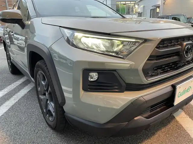 トヨタ ＲＡＶ４ アドベンチャー 大阪府 2023(令5)年 1.6万km アーバンカーキ ワンオーナー/純正10.5インチディスプレイオーディオ/（フルセグTV/Bluetooth）/TRD純正ルーフラック/（MS613-42001）/デジタルインナーミラー/トヨタセーフティーセンス/・プリクラッシュセーフティー/・レーントレーシングアシスト/・レーダークルーズコントロール/・オートマチックハイビーム/・ロードサインアシスト/・先行車発進/・パーキングサポートブレーキ前後/・ブラインドスポットモニター/黒レザーシート/Dパワーシートメモリ付き/前席シートヒーター/エアーシート/ステアリングヒーター/黒レザーシート/D/Nパワーシート/純正19インチアルミホイール/LEDヘッドライト/ETC2/0/先行車発進告知機能/保証書/取扱説明書/記録簿R5/R6/R7/スペアキー