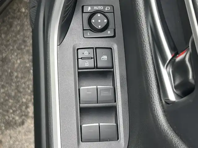 トヨタ ＲＡＶ４ アドベンチャー 大阪府 2023(令5)年 1.6万km アーバンカーキ ワンオーナー/純正10.5インチディスプレイオーディオ/（フルセグTV/Bluetooth）/TRD純正ルーフラック/（MS613-42001）/デジタルインナーミラー/トヨタセーフティーセンス/・プリクラッシュセーフティー/・レーントレーシングアシスト/・レーダークルーズコントロール/・オートマチックハイビーム/・ロードサインアシスト/・先行車発進/・パーキングサポートブレーキ前後/・ブラインドスポットモニター/黒レザーシート/Dパワーシートメモリ付き/前席シートヒーター/エアーシート/ステアリングヒーター/黒レザーシート/D/Nパワーシート/純正19インチアルミホイール/LEDヘッドライト/ETC2/0/先行車発進告知機能/保証書/取扱説明書/記録簿R5/R6/R7/スペアキー