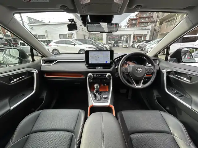 トヨタ ＲＡＶ４ アドベンチャー 大阪府 2023(令5)年 1.6万km アーバンカーキ ワンオーナー/純正10.5インチディスプレイオーディオ/（フルセグTV/Bluetooth）/TRD純正ルーフラック/（MS613-42001）/デジタルインナーミラー/トヨタセーフティーセンス/・プリクラッシュセーフティー/・レーントレーシングアシスト/・レーダークルーズコントロール/・オートマチックハイビーム/・ロードサインアシスト/・先行車発進/・パーキングサポートブレーキ前後/・ブラインドスポットモニター/黒レザーシート/Dパワーシートメモリ付き/前席シートヒーター/エアーシート/ステアリングヒーター/黒レザーシート/D/Nパワーシート/純正19インチアルミホイール/LEDヘッドライト/ETC2/0/先行車発進告知機能/保証書/取扱説明書/記録簿R5/R6/R7/スペアキー