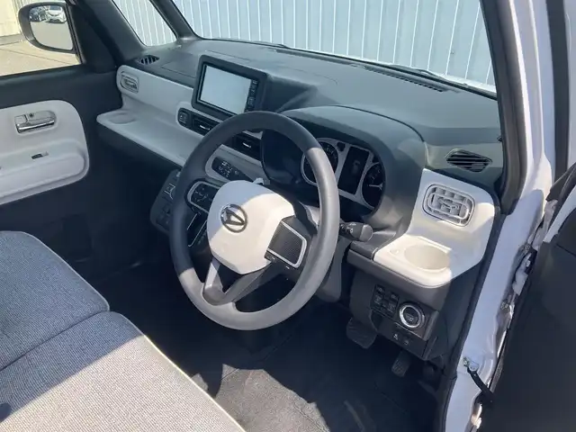 ダイハツ ムーヴ キャンバス ストライプス G 大阪府 2022(令4)年 1.8万km シャイニングホワイトパール/アプリコットピンクメタリック スマートアシスト/　・衝突回避支援ブレーキ機能/　・車線逸脱抑制制御機能/　・射精逸脱警報機能/　・衝突警報機能/　・コーナーセンサー/純正メモリナビ/　　CD/DVD/SD/USB/BT/フルセグTV/バックカメラ/両側パワースライドドア/LEDオートライト/フォグランプ/シートヒーター/アイドリングストップ/スマートキー/ETC