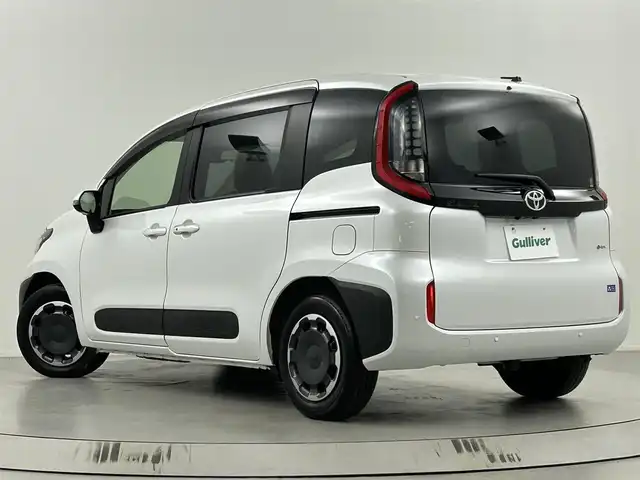 トヨタ シエンタ ハイブリッド Z 埼玉県 2024(令6)年 0.4万km プラチナホワイトパールマイカ 純正ナビ（BT/AM/FM）/フルセグTV/トヨタセーフティーセンス/レーダークルーズコントロール/アラウンドビューモニター/レーンキープアシスト/横滑り防止装置/盗難防止装置/プリクラッシュセーフティ/パノラミックビューモニター/コーナーセンサー/LEDヘッドライト/ETC2.0/両側パワースライドドア/プッシュスタート/スマートキー
