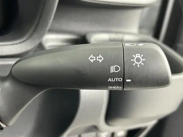 トヨタ シエンタ ハイブリッド Z 埼玉県 2024(令6)年 0.4万km プラチナホワイトパールマイカ 純正ナビ（BT/AM/FM）/フルセグTV/トヨタセーフティーセンス/レーダークルーズコントロール/アラウンドビューモニター/レーンキープアシスト/横滑り防止装置/盗難防止装置/プリクラッシュセーフティ/パノラミックビューモニター/コーナーセンサー/LEDヘッドライト/ETC2.0/両側パワースライドドア/プッシュスタート/スマートキー