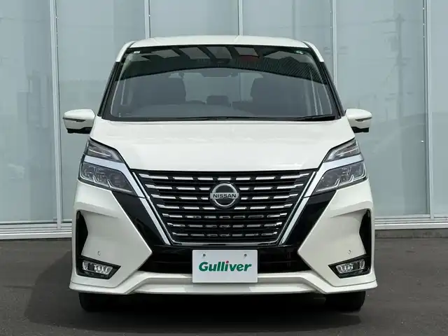 日産 セレナ ハイウェイスター V 神奈川県 2021(令3)年 6万km 白 純正ナビ /フルセグ　/ETC /両側パワースライドドア　/追従クルーズコントロール　/Bluetooth接続　/CD/DVD　/前後ドライブレコーダー　/前後コーナーセンサー/ABS　/横滑り防止装置　/衝突被害軽減システム/3列シート/パワーステアリング/パワーウィンドウ/純正フロアマット/純正アルミホイル/オートライト/LEDヘッドライト/ｗ＋サイドエアバッグ