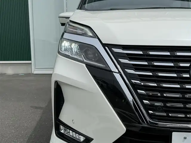 日産 セレナ ハイウェイスター V 神奈川県 2021(令3)年 6万km 白 純正ナビ /フルセグ　/ETC /両側パワースライドドア　/追従クルーズコントロール　/Bluetooth接続　/CD/DVD　/前後ドライブレコーダー　/前後コーナーセンサー/ABS　/横滑り防止装置　/衝突被害軽減システム/3列シート/パワーステアリング/パワーウィンドウ/純正フロアマット/純正アルミホイル/オートライト/LEDヘッドライト/ｗ＋サイドエアバッグ