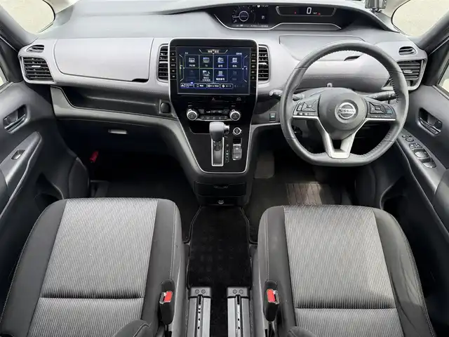 日産 セレナ ハイウェイスター V 神奈川県 2021(令3)年 6万km 白 純正ナビ /フルセグ　/ETC /両側パワースライドドア　/追従クルーズコントロール　/Bluetooth接続　/CD/DVD　/前後ドライブレコーダー　/前後コーナーセンサー/ABS　/横滑り防止装置　/衝突被害軽減システム/3列シート/パワーステアリング/パワーウィンドウ/純正フロアマット/純正アルミホイル/オートライト/LEDヘッドライト/ｗ＋サイドエアバッグ