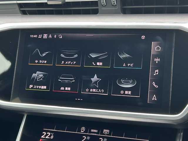 アウディ アウディ Ａ６ 45TFSIクワトロ Sライン 東京都 2022(令4)年 2.4万km グレイシアホワイトメタリック 純正SDナビ/衝突被害軽減ブレーキ/パワーアシストパッケージ/・パワークロージングドア/・パワートランクフード/リオコンフォートパッケージ/・シートヒーター後席/・4ゾーン（前後左右独立調整）オートエアコン/ライティングパッケージ/・HDマトリクスLEDヘッドランプ/・ヘッドランプウォッシャー/・マルチカラーアンビエントライティング/パークアシストパッケージ/・サラウンドビューカメラ/カーブストーンアシスト/ブラックスタイリングパッケージ/・ブラック枠付ブラック横８本桟フロントグリル/ステアリングヒーター/4WD /ETC2.0/ドライブレコーダー/横滑り防止装置/取扱説明書