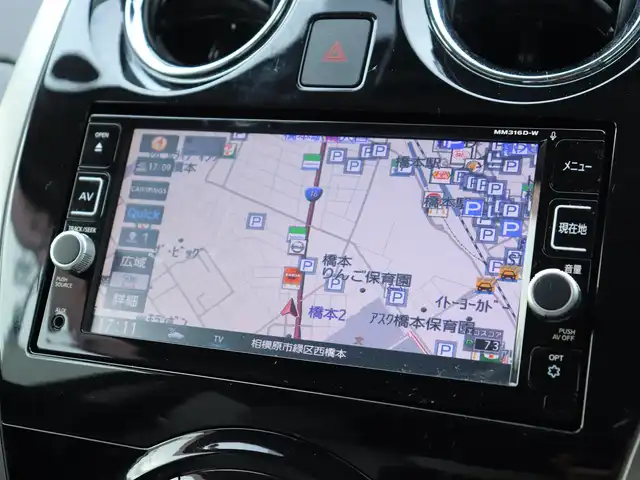 日産 ノート e－パワー X モード・プレミア 神奈川県 2017(平29)年 4.3万km ガーネットレッド メモリナビ/アラウンドビューモニター/フルセグテレビ/ETC2.0/ドライブレコーダー/LEDヘットライト/ステアリングスイッチ/プッシュスタート/インテリジェントキー/保証書/取説/記録（H.30.R.2.4.6）/スペアインテリキー