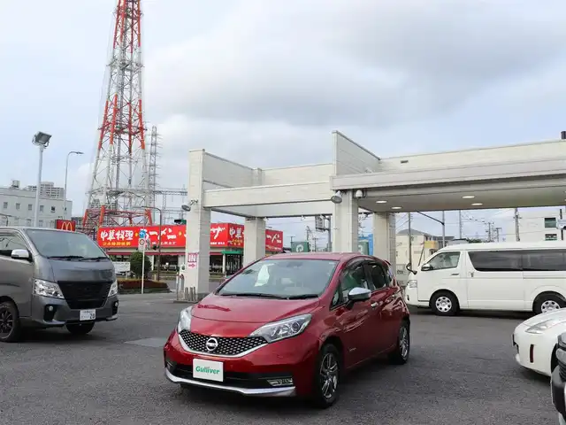日産 ノート e－パワー X モード・プレミア 神奈川県 2017(平29)年 4.3万km ガーネットレッド メモリナビ/アラウンドビューモニター/フルセグテレビ/ETC2.0/ドライブレコーダー/LEDヘットライト/ステアリングスイッチ/プッシュスタート/インテリジェントキー/保証書/取説/記録（H.30.R.2.4.6）/スペアインテリキー