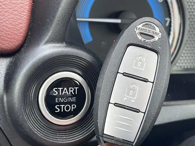 日産 デイズ ボレロ 奈良県 2023(令5)年 1.2万km ピンクⅡ アイドリングストップ　/フルセグナビ　/Bluetooth　/スペアキー　/純正フロアマット　/全方位カメラ　/コーナーセンサー　/スマートキー　/カーテンエアバッグ