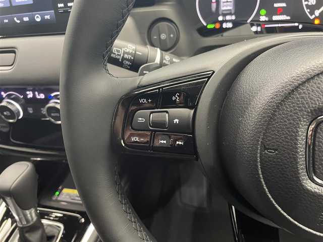 ホンダ ヴェゼル ハイブリッド e:HEV Z 鹿児島県 2025(令7)年 0.1千km プラチナホワイトパール Honda CONNECTディスプレー+ETC2.0車載器+ワイヤレス充電器/純正フロントグリル（ベルリナブラック）/ホンダセンシング　/バックカメラ/ブラインドスポットモニター　/電動パーキングブレーキ　/オートブレーキホールド　/オールオートウィンドウ　/革巻きステアリング/ステアリングヒーター/パドルシフト