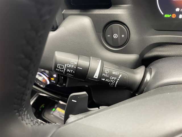 ホンダ ヴェゼル ハイブリッド e:HEV Z 鹿児島県 2025(令7)年 0.1千km プラチナホワイトパール Honda CONNECTディスプレー+ETC2.0車載器+ワイヤレス充電器/純正フロントグリル（ベルリナブラック）/ホンダセンシング　/バックカメラ/ブラインドスポットモニター　/電動パーキングブレーキ　/オートブレーキホールド　/オールオートウィンドウ　/革巻きステアリング/ステアリングヒーター/パドルシフト