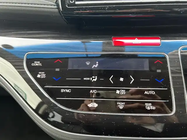 ホンダ オデッセイ ハイブリッド アブソルート・EXホンダセンジング 埼玉県 2019(平31)年 9.9万km クリスタルブラックパール ホンダ純正ナビオーディオ/（AM/FM/フルセグTV/BT/CD/DVD/SD）/フルセグTV/全方位カメラ/ホンダセンシング/・アダプティブクルーズコントロール/・LKAS/・先行車発信お知らせ機能/・標識自動認識機能/リモコンエンジンスターター/電子制御パーキングブレーキ/ブレーキホールド/ホンダ純正フリップダウンモニター/ビルトインETC2.0/ホンダ純正アドバンスドルームミラー/ホンダ純正ナビ連動前方ドラレコ/ホンダ純正後方単独ドラレコ/アイドリングストップ/コーナーセンサー前後/オートライト/ダブルエアコン/プッシュスタートボタン/スマートキー×2/ステアリングスイッチ/純正フロアマット/USBチャージャー/サイドステップガーニッシュ（LEDイルミ付）/テールゲートストラップ/車両/ナビ 取扱説明書/保証書