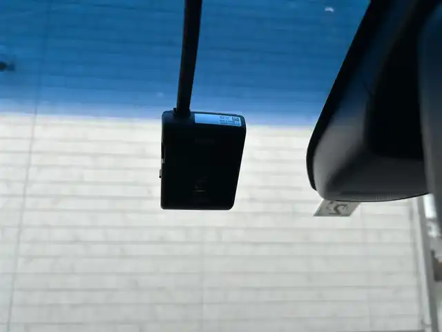 ホンダ オデッセイ ハイブリッド アブソルート・EXホンダセンジング 埼玉県 2019(平31)年 9.9万km クリスタルブラックパール ホンダ純正ナビオーディオ/（AM/FM/フルセグTV/BT/CD/DVD/SD）/フルセグTV/全方位カメラ/ホンダセンシング/・アダプティブクルーズコントロール/・LKAS/・先行車発信お知らせ機能/・標識自動認識機能/リモコンエンジンスターター/電子制御パーキングブレーキ/ブレーキホールド/ホンダ純正フリップダウンモニター/ビルトインETC2.0/ホンダ純正アドバンスドルームミラー/ホンダ純正ナビ連動前方ドラレコ/ホンダ純正後方単独ドラレコ/アイドリングストップ/コーナーセンサー前後/オートライト/ダブルエアコン/プッシュスタートボタン/スマートキー×2/ステアリングスイッチ/純正フロアマット/USBチャージャー/サイドステップガーニッシュ（LEDイルミ付）/テールゲートストラップ/車両/ナビ 取扱説明書/保証書