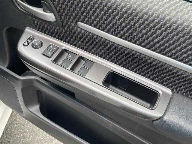 ホンダ ステップワゴン スパーダ クールスピリット 岩手県 2015(平27)年 15万km ホワイトオーキッドパール 4WD/純正大型ナビ/ＣＤ／ＤＶＤ／ＢＴ／フルセグ/エンジンスターター/ローダウン/純正フロアマット/バックカメラ/両側パワスラ/前後ドラレコ/前席シートヒーター/衝突被害軽減ブレーキ/レーンキープ/クリアランスソナー/ワイパーデアイサー/ＥＴＣ/純正スプリング積込/取扱説明書/スペアキー